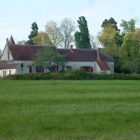 Le Claveau Bed and Breakfast Paulnay Exteriör bild